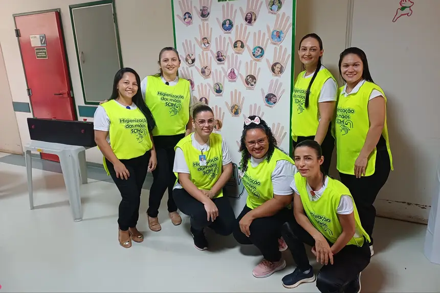 SCIH preparou mural com profissionais com mais adesão à higienização das mãos