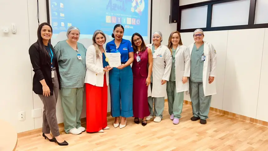 Diretoria com a equipe da UTI e representante da Epimed, Thaynara Barros