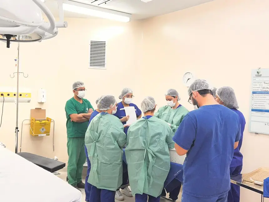 Organização, técnica e trabalho em equipe marcaram os preparativos para o procedimento histórico realizado no HGT