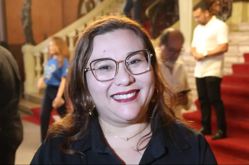 O sorriso de satisfação da pedagoga Thaís Araújo da Silva com a estreia do Festival de Ópera em Belém