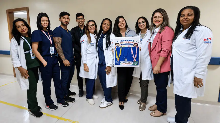 Equipe transforma tampas de contraste em Medalhas da Coragem