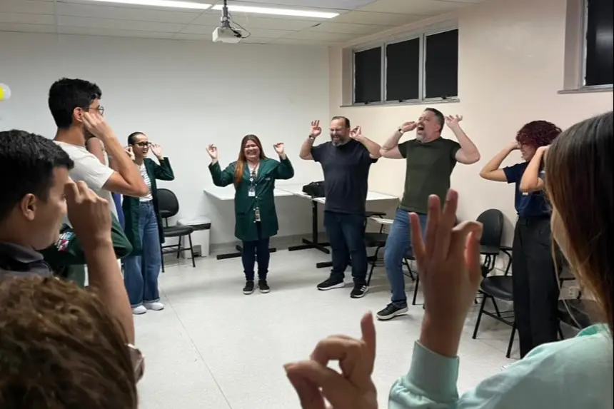 Momento de interação durante a programação especial do Dia do Brincar promovida no Hospital Oncológico Infantil Octávio Lobo