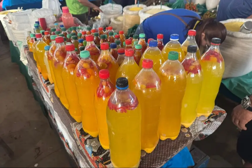 Feira conta com diversos produtos e alimentos