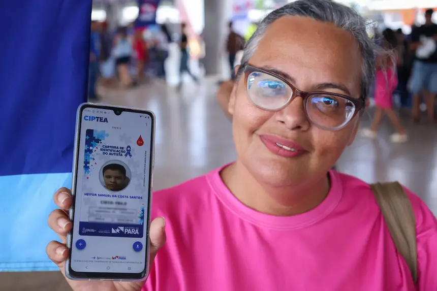 Foto: Bruno Cecim / Ag. Pará Virgínia Cunha é mãe atípica e participou da ação para emitir a CIPTEA Digital do filho
