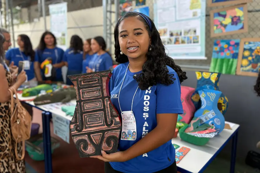 Estudante Jéssica Luísa, do projeto Fazendo o Meu Papel