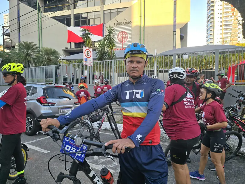 Raymundo Nonato López dos Santos Júnior – Mecânico, ciclista e doador voluntário regular de sangue.