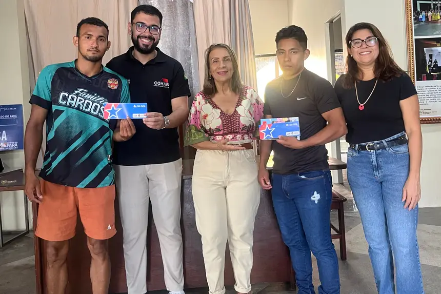 Presidente da Cohab, Artur Menezes, e prefeita Leila Felipa