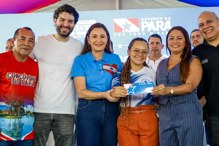 Em agenda no município, Hana Ghassan também realizou a entrega de benefícios do programa Bora Estudar, incentivando o desempenho escolar de estudantes da rede pública