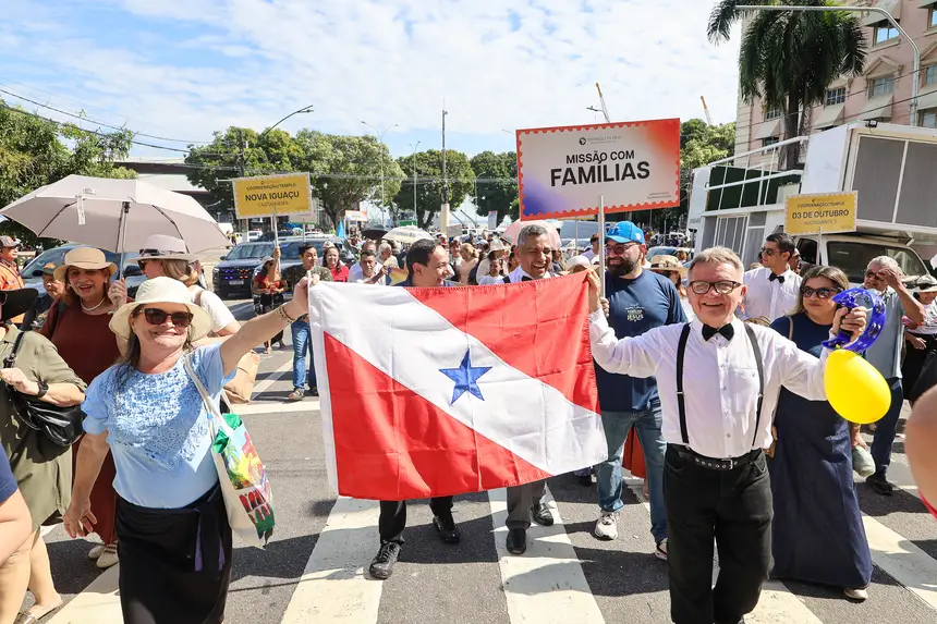Caminhada em direlção à Praça da República