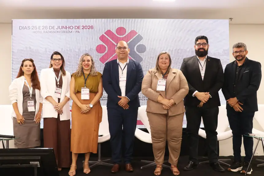 Membros da mesa de abertura do IV Congresso de Assistência Farmacêutica (IV COPAF.26)