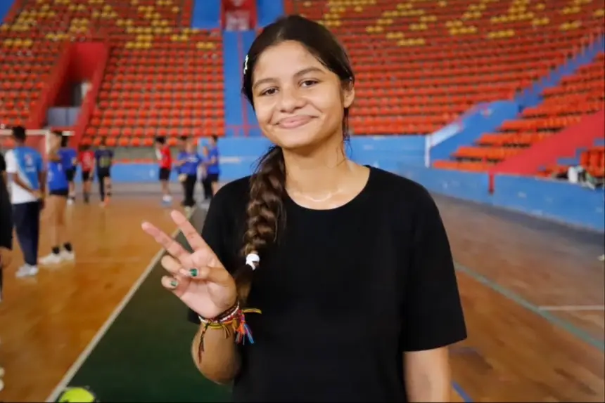 A atleta Caroline Vitória, de 15 anos ficou muito feliz por participar 