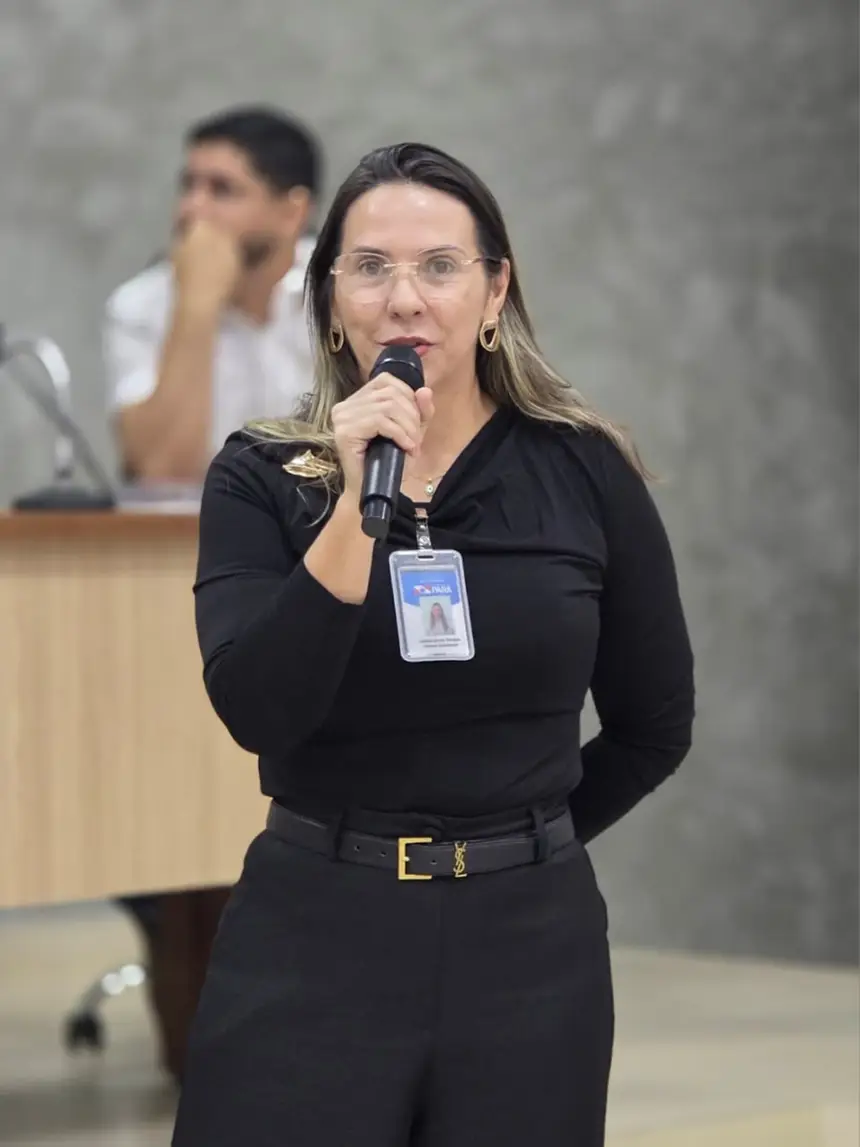 A gerente assistencial da Policlínica Carajás, Alcileia Tartaglia, apresentou ações voltadas ao aprimoramento dos fluxos de atendimento entre os municípios e os serviços especializados