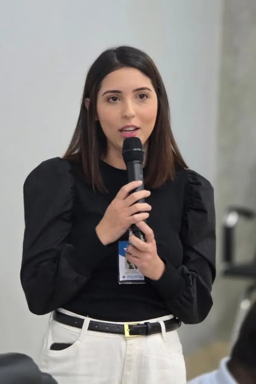 A gerente assistencial do Hospital Regional de Marabá, Crisila Reis, destacou a importância do alinhamento entre os serviços para qualificar a assistência aos usuários do SUS.