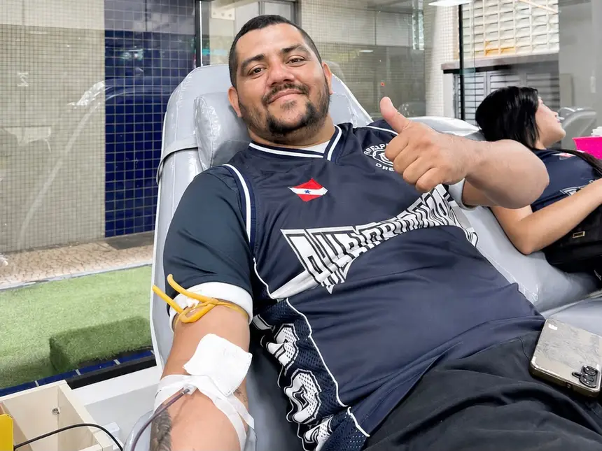 O torcedor Gleidson Miranda, de 34 anos, doador de sangue desde os 18 anos e cadastrado como doador de medula óssea.