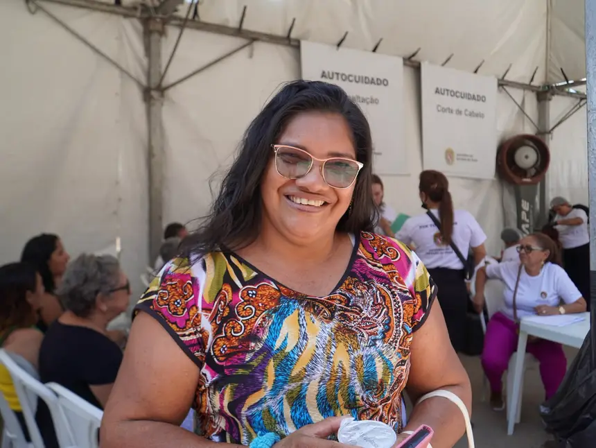 Regina Pinheiro, 54 anos, serviço de estética.