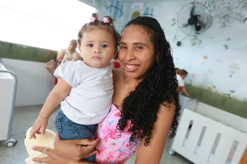 Alice Nunes, mãe da pequena Liz Maria, de um ano <div class='credito_fotos'>Foto: Marcelo Lelis / Ag. Pará &nbsp;&nbsp;|&nbsp;&nbsp; <a href='/midias/2026/originais/20260827164950-GF00027704-F00542244.jpg' download><i class='fa-solid fa-download'></i> Download</a></div>