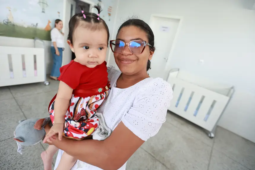 Ester Maylane Monteiro, mãe da pequena Serena de 9 meses <div class='credito_fotos'>Foto: Marcelo Lelis / Ag. Pará &nbsp;&nbsp;|&nbsp;&nbsp; <a href='/midias/2026/originais/20260827165001-GF00027704-F00542250.jpg' download><i class='fa-solid fa-download'></i> Download</a></div>