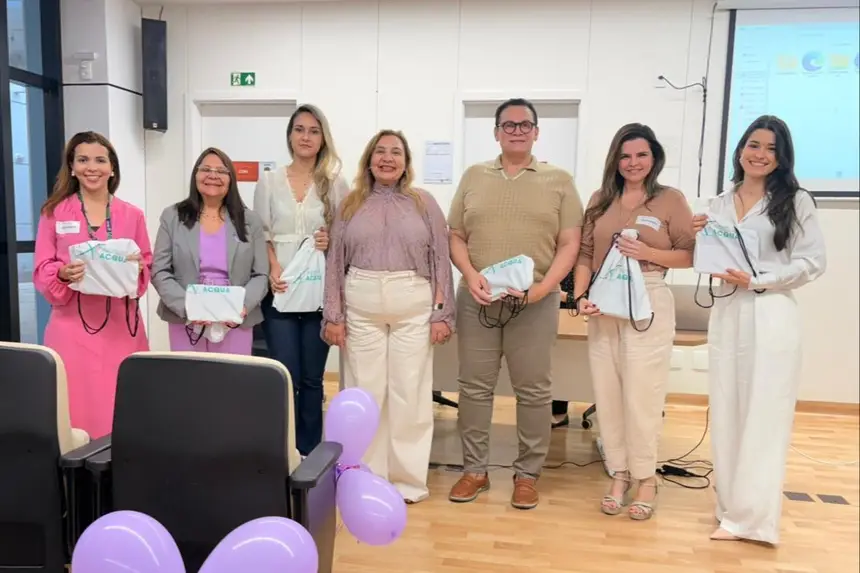 Especialistas de órgãos da rede de proteção a mulheres no workshop do HMPA