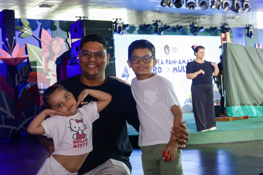 Marcelo Araujo, Samuel e Marcela seus filhos <div class='credito_fotos'>Foto: Pedro Guerreiro / Ag. Pará &nbsp;&nbsp;|&nbsp;&nbsp; <a href='/midias/2026/originais/20260830121057-GF00027718-F00542998.jpg' download><i class='fa-solid fa-download'></i> Download</a></div>