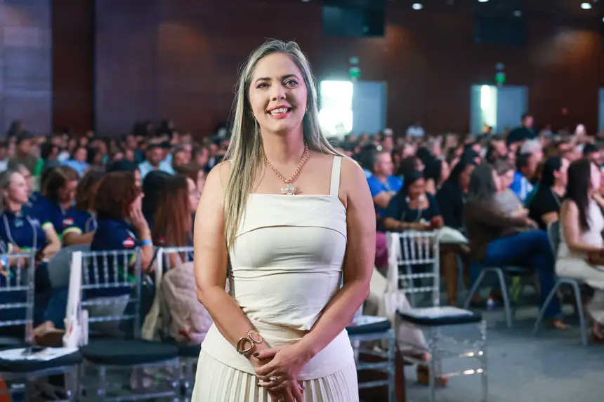 Cláudia Ferreira, diretora de Gestão Educacional da Seduc <div class='credito_fotos'>Foto: Bruno Cruz / Ag. Pará &nbsp;&nbsp;|&nbsp;&nbsp; <a href='/midias/2026/originais/20260902131103-GF00027740-F00543765.jpg' download><i class='fa-solid fa-download'></i> Download</a></div>