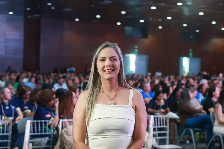 Cláudia Ferreira, diretora de Gestão Educacional da Seduc <div class='credito_fotos'>Foto: Bruno Cruz / Ag. Pará &nbsp;&nbsp;|&nbsp;&nbsp; <a href='/midias/2026/originais/20260902131104-GF00027740-F00543766.jpg' download><i class='fa-solid fa-download'></i> Download</a></div>