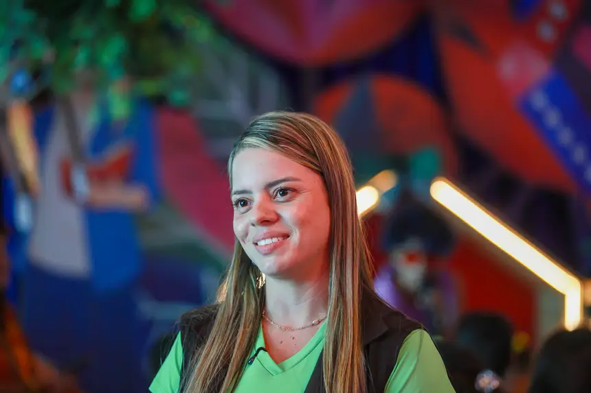 Débora Cordeiro - professora