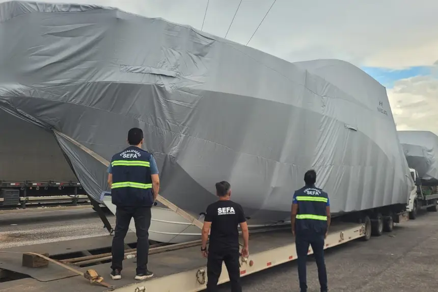Embarcação apreendida 