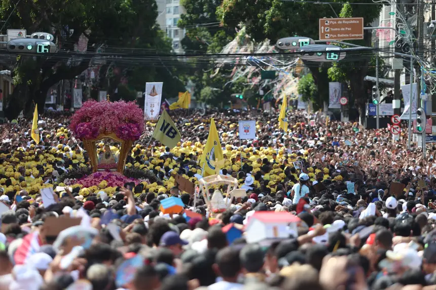 Grande procissão do Círio deste domingo leva milhões às ruas de Belém