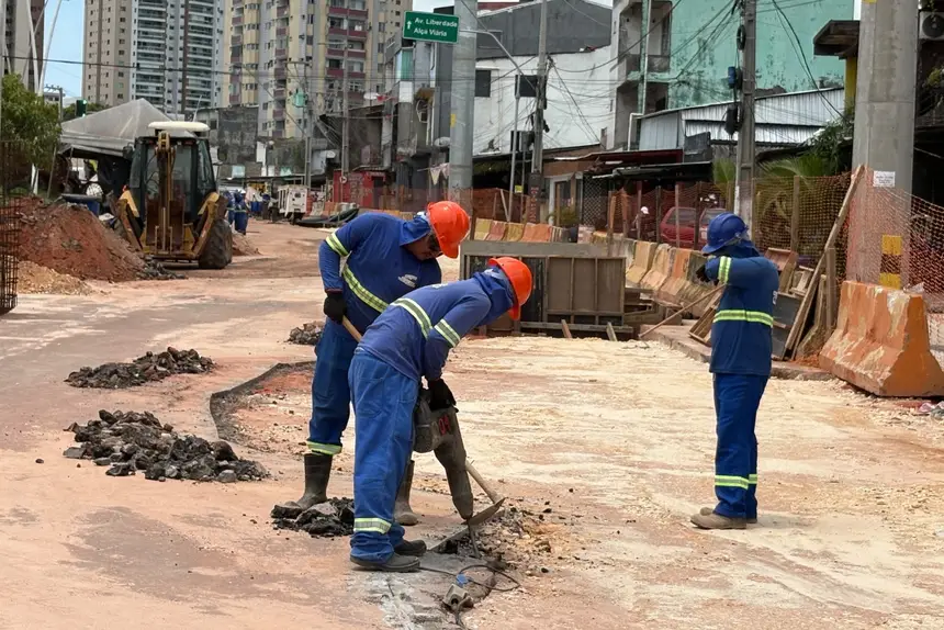 Obras do novo viaduto da avenida João Paulo II: elevado vai resolver gargalos de trânsito na região