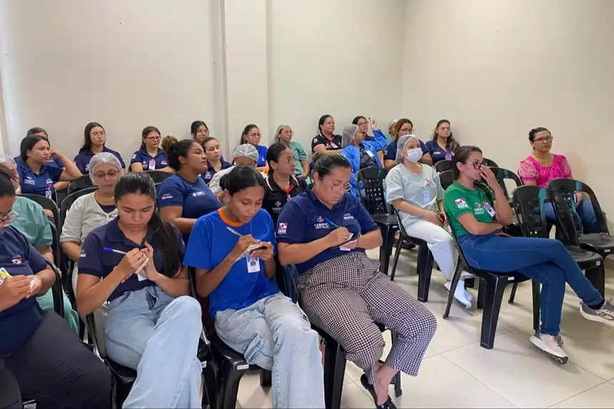 Colaboradoras, usuárias e acompanhantes participaram da ação