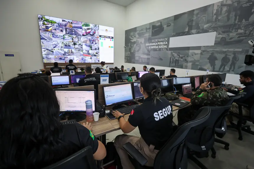 Centro Integrado de Comando e Controle do Estado: equipes acompanharam todo o pleito, das 7h até a apuração