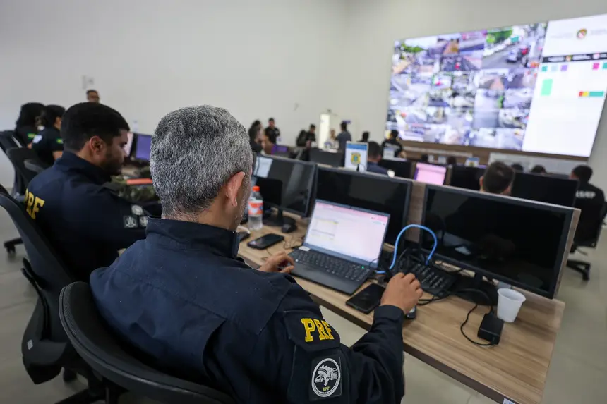 Centro Integrado de Comando e Controle do Estado: equipes acompanharam todo o pleito, das 7h até a apuração