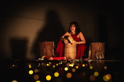 notícia: Núcleo de Oficinas Curro Velho recebe a performance 'Urutau-Cinza Verde-Mata'