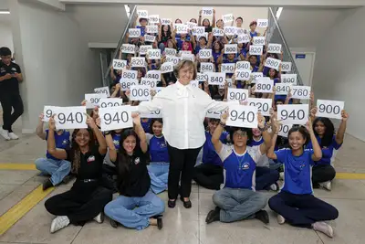 notícia:  Escola Albanízia de Oliveira Lima comemora as notas dos seus estudantes no Enem 2025