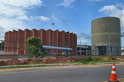 notícia: Governo do Pará discute investimentos no esporte e vistoria obra da Usina da Paz em Óbidos