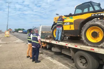 notícia: Sefa apreende máquina industrial e telas de aço  