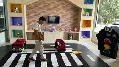 notícia: Adolescente com autismo realiza sonho de conhecer a estrutura do Detran