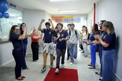 notícia: Mais de 450 mil estudantes retornam às aulas na rede pública estadual