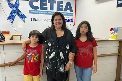 notícia: Centro de Inclusão e Reabilitação (CIIR) celebra aprovação de usuários, familiar e colaboradora no vestibular