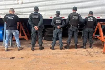 notícia: Sefa apreende carga de pneus avaliada em R$ 260 mil durante fiscalização portuária em Santarém