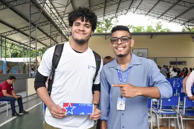 notícia: Governo do Pará entrega mais de 270 cheques do programa "Bora Estudar" a alunos do ensino técnico