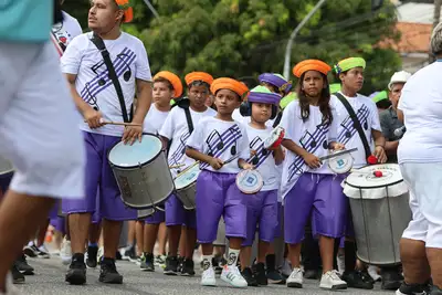 notícia: Escola de Samba das Crias do Curro Velho celebra 40 anos da FCP pelas ruas do Telégrafo