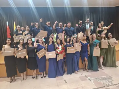 notícia: Em Santarém, Hospital Regional e Uepa formam mais 34 especialistas