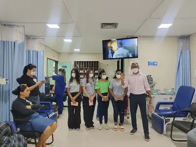 notícia: Estudantes levam mensagens de afeto e esperança a pacientes oncológicos em Marabá