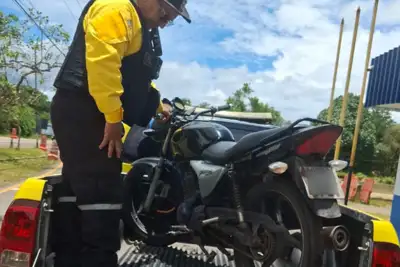 notícia: Detran identifica motocicleta com irregularidade em barreira de fiscalização 