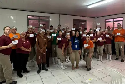 notícia: Projeto "Alimentando Oportunidades" capacita 180 mulheres na Usina da Paz Bengui