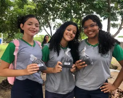 notícia: Emater capacita 50 alunos de Santarém em oficina de compostagem e tratamento de resíduos 