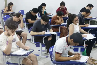 notícia: Cerca de 13 mil candidatos realizam provas para o concurso da Sefa