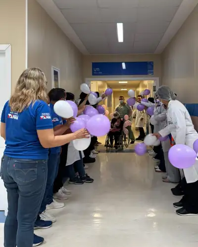 notícia: Paciente da UTI Pediátrica do PSRM recebe Alta Segura e Humanizada após 6 meses de internação