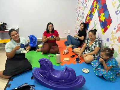 notícia: Natea da Policlínica Carajás amplia cuidado ao autismo e ultrapassa 12 mil atendimentos 